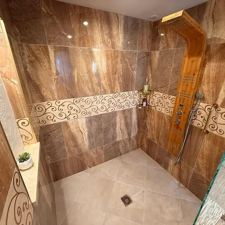 Et Le Champ Des Lucioles 4* تورْ دو فورْ