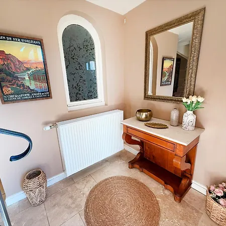 Et Le Champ Des Lucioles Oda ve Kahvaltı 4*