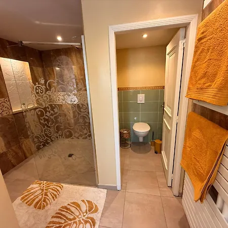 Oda ve Kahvaltı Et Le Champ Des Lucioles