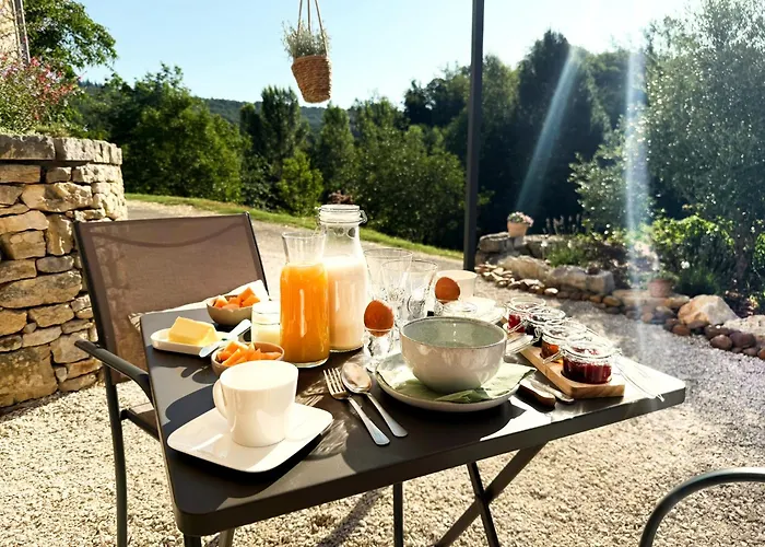 ベッド・アンド・ブレックファスト Et Le Champ Des Lucioles 4*