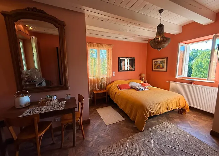 Et Le Champ Des Lucioles 4*