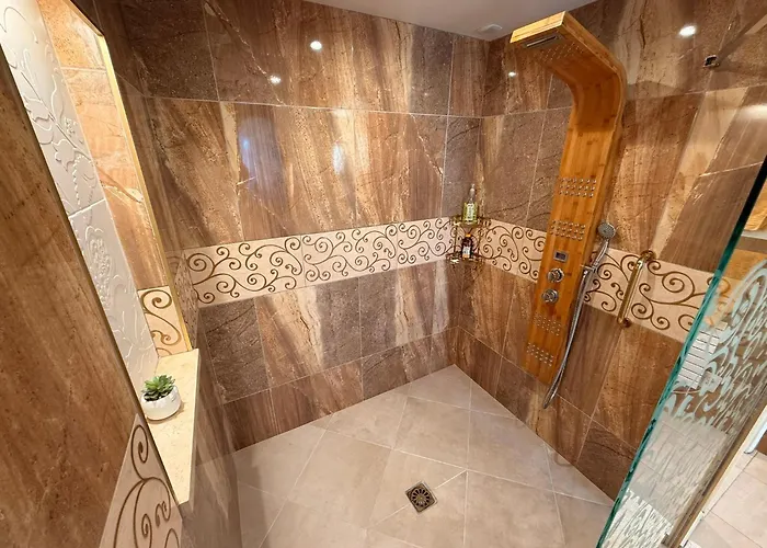 Et Le Champ Des Lucioles 4* ツール・ド・フォーレ